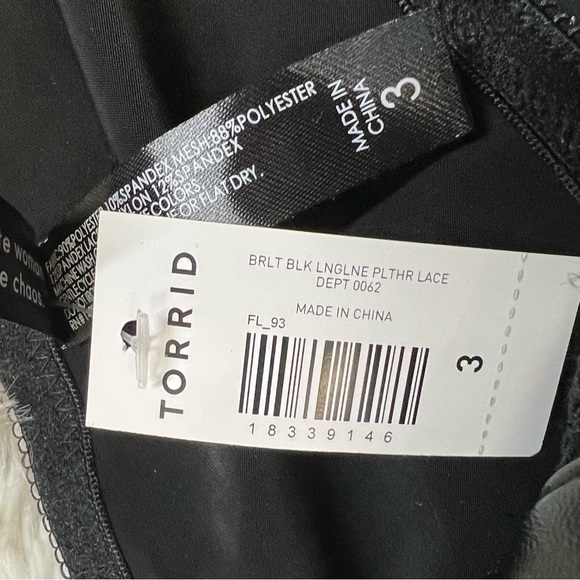 TORRID BRALETTE VEGAN LEATHER AND LACE BLACK PLEATHER BRA - Picture 3 of 5